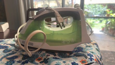 Black+Decker steam iron