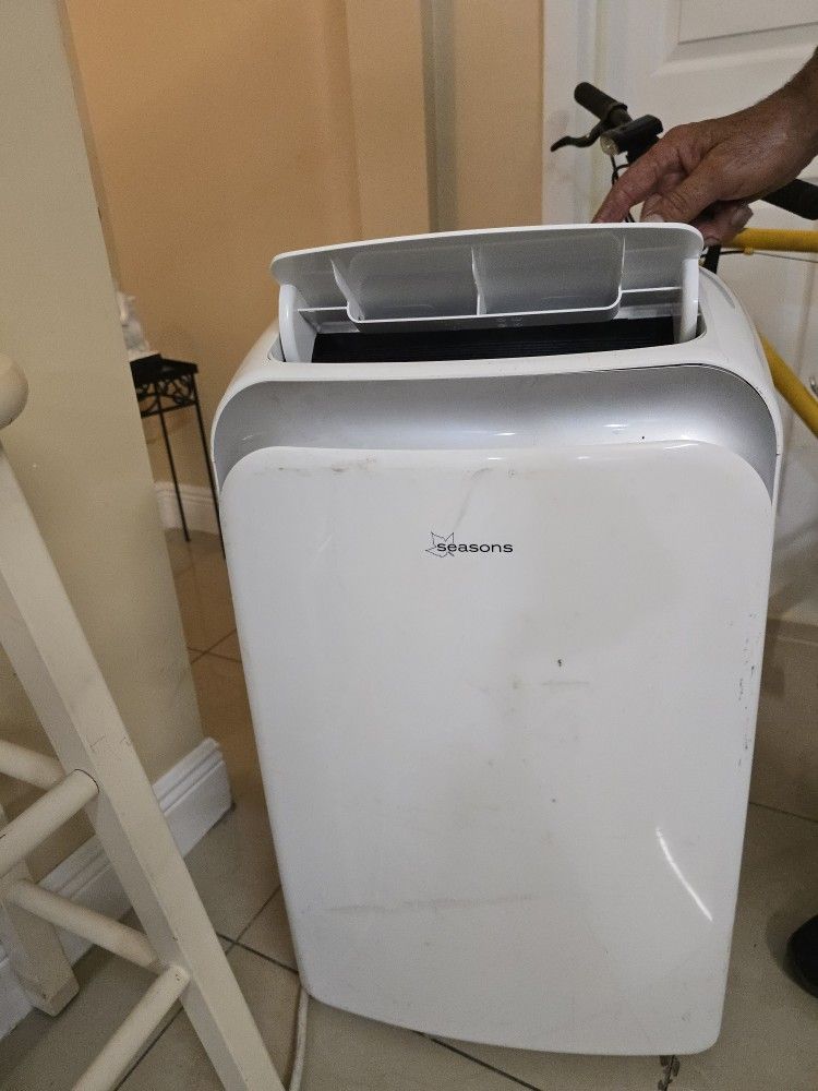 MOBILE TYPE AIR CONDITIONER SEASONS
