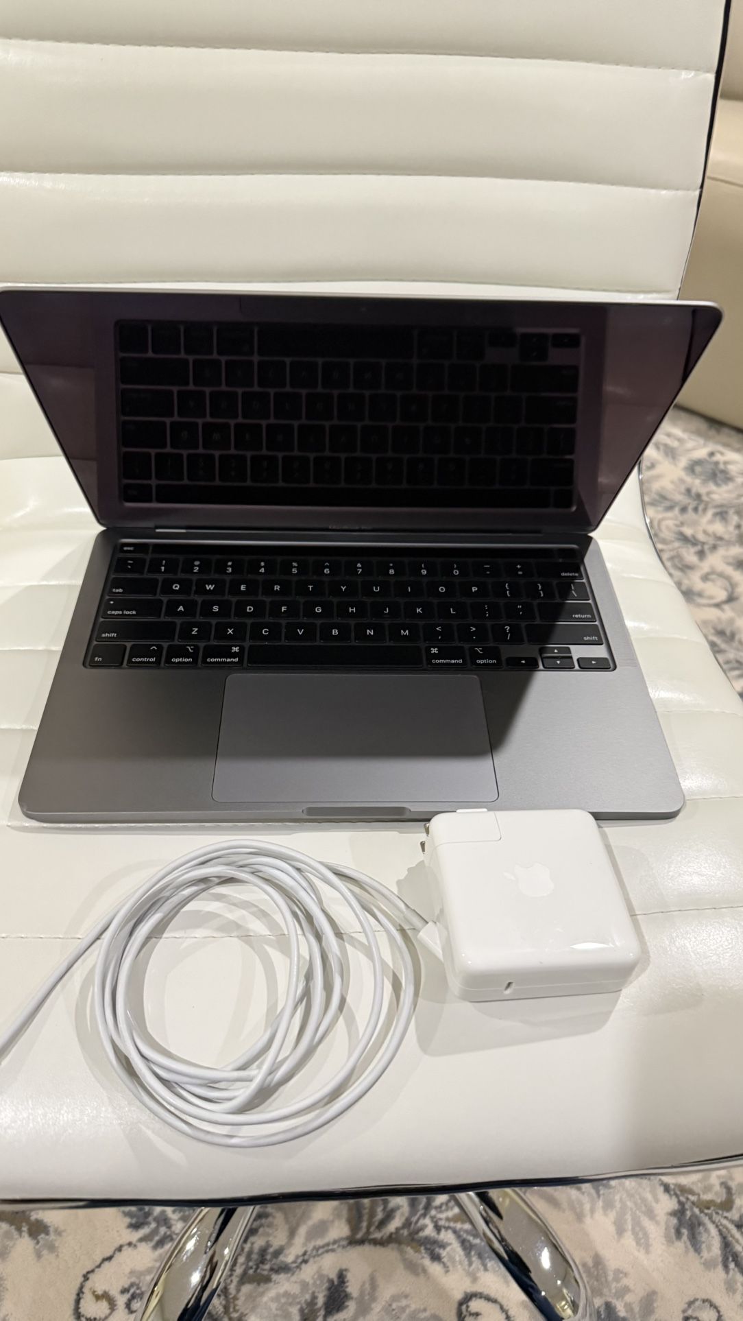 MacBook Pro (13", 2020) Core i7 - 2.0GHz • 512GB • RAM 16GB • Space Gray
