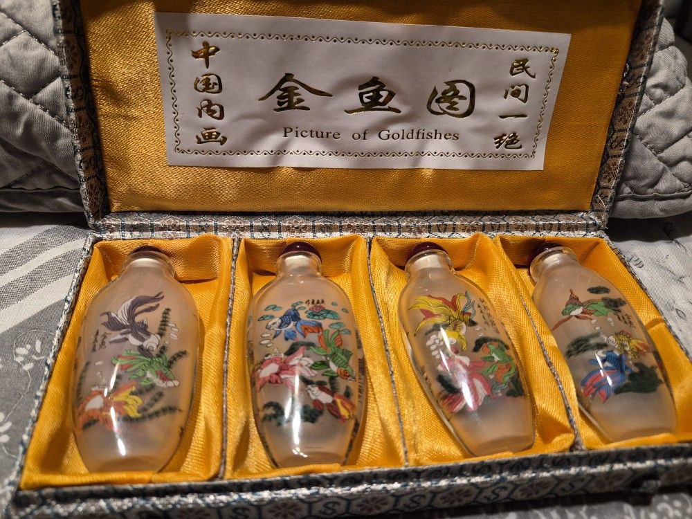 RARE CHINESE VTG REVERSE PAINTED SNUFF PERFUME BOTTLES