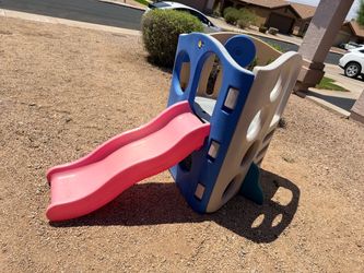 Little Tikes Heavy Plastic Outdoor Playhouse and Slide (LxWxH: 44” x 41” x 53”)