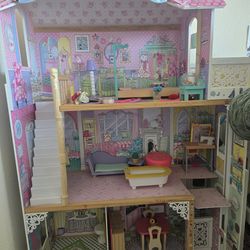 $40 Barbie house + accessories