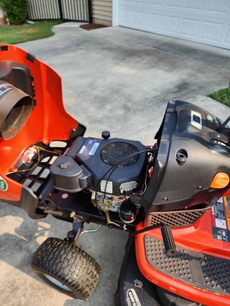 Scotts John Deere 17.5 HP 42 Inch Cut Mower for Sale in Pelzer, SC