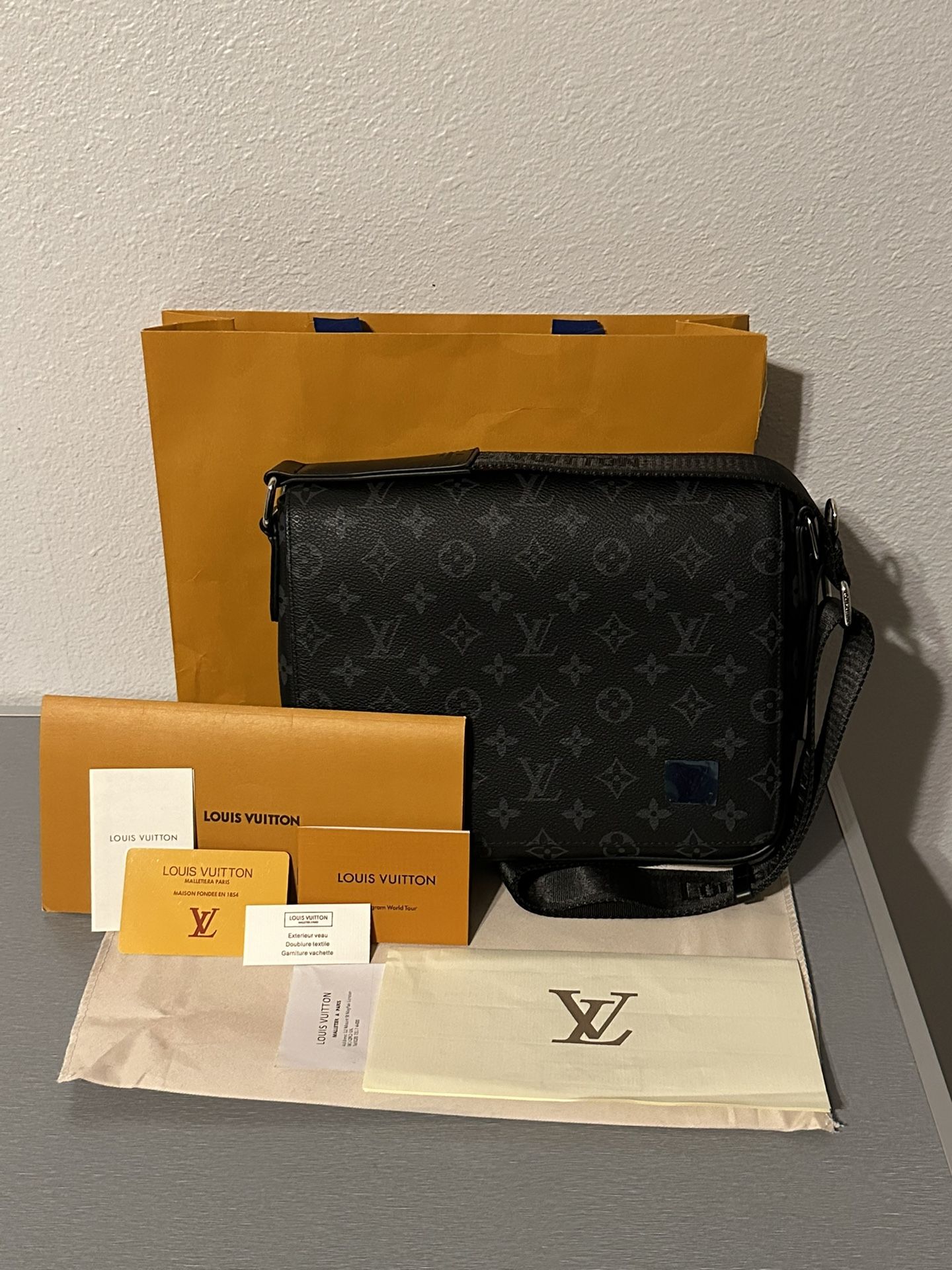 Louis Vuitton Men Bag