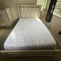 Bed Frame And  Chest Of Drawers 