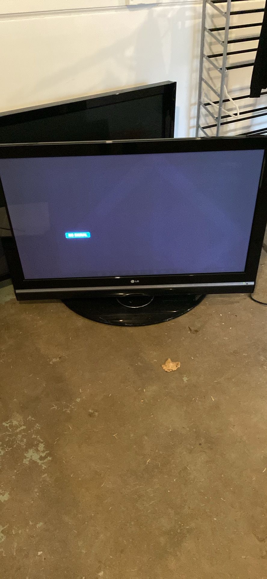 LG 50 inch plasma tv on swivel stand