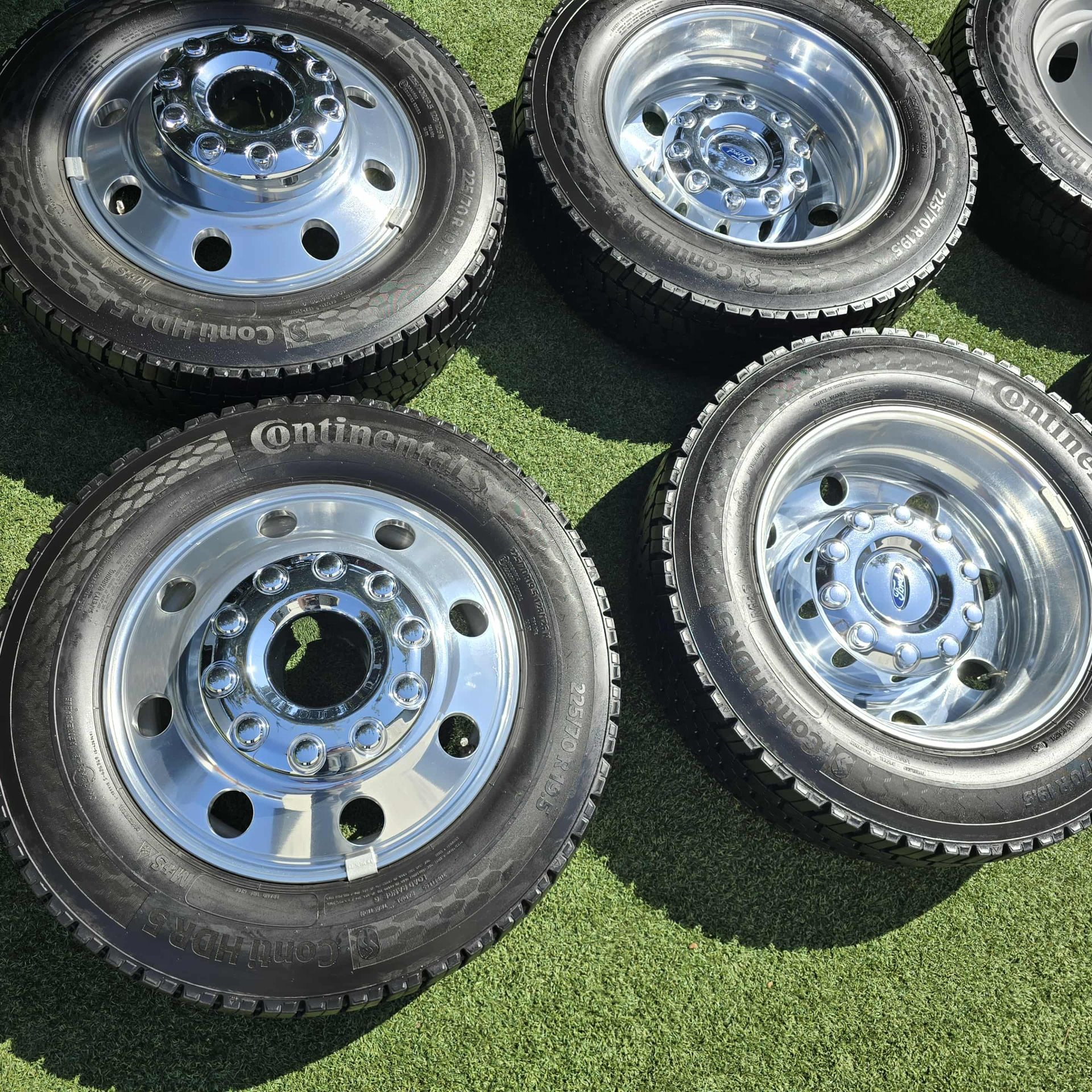 2025 FORD F450 PLATINUM RIMS&TIRES 225-70R19 BASICALLY NEW $3400