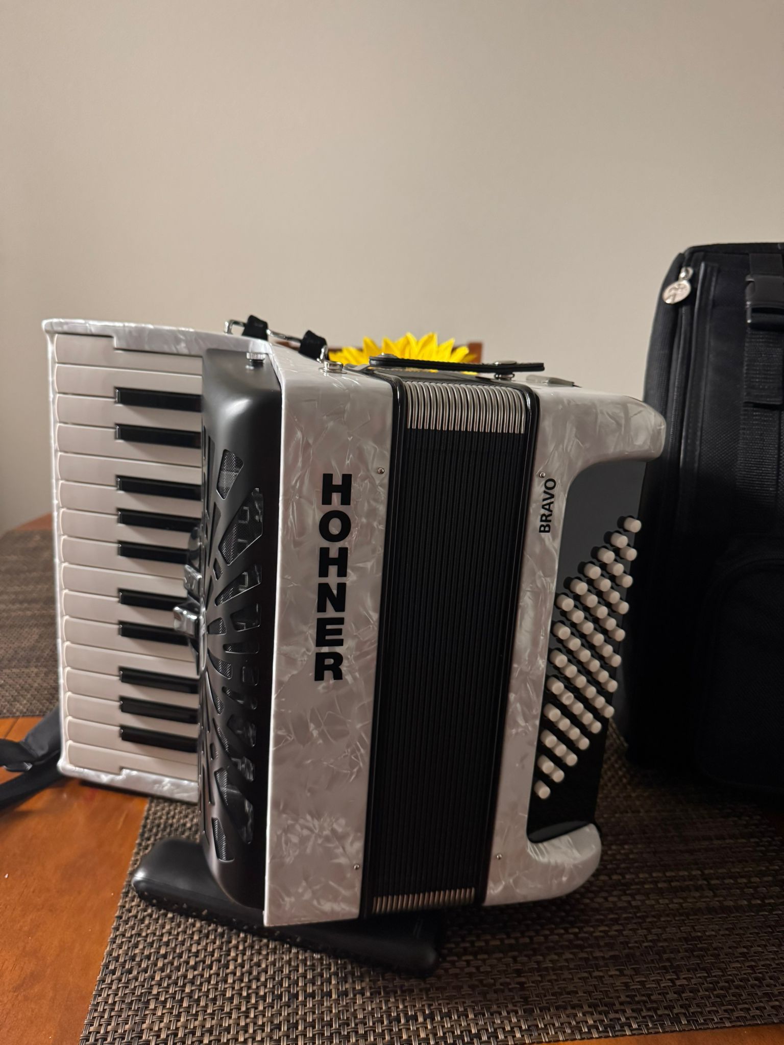Hohner Bravo II