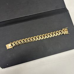10K Gold Bracelet 