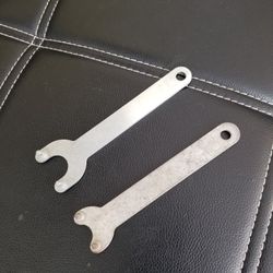 Angle grinder
wrench