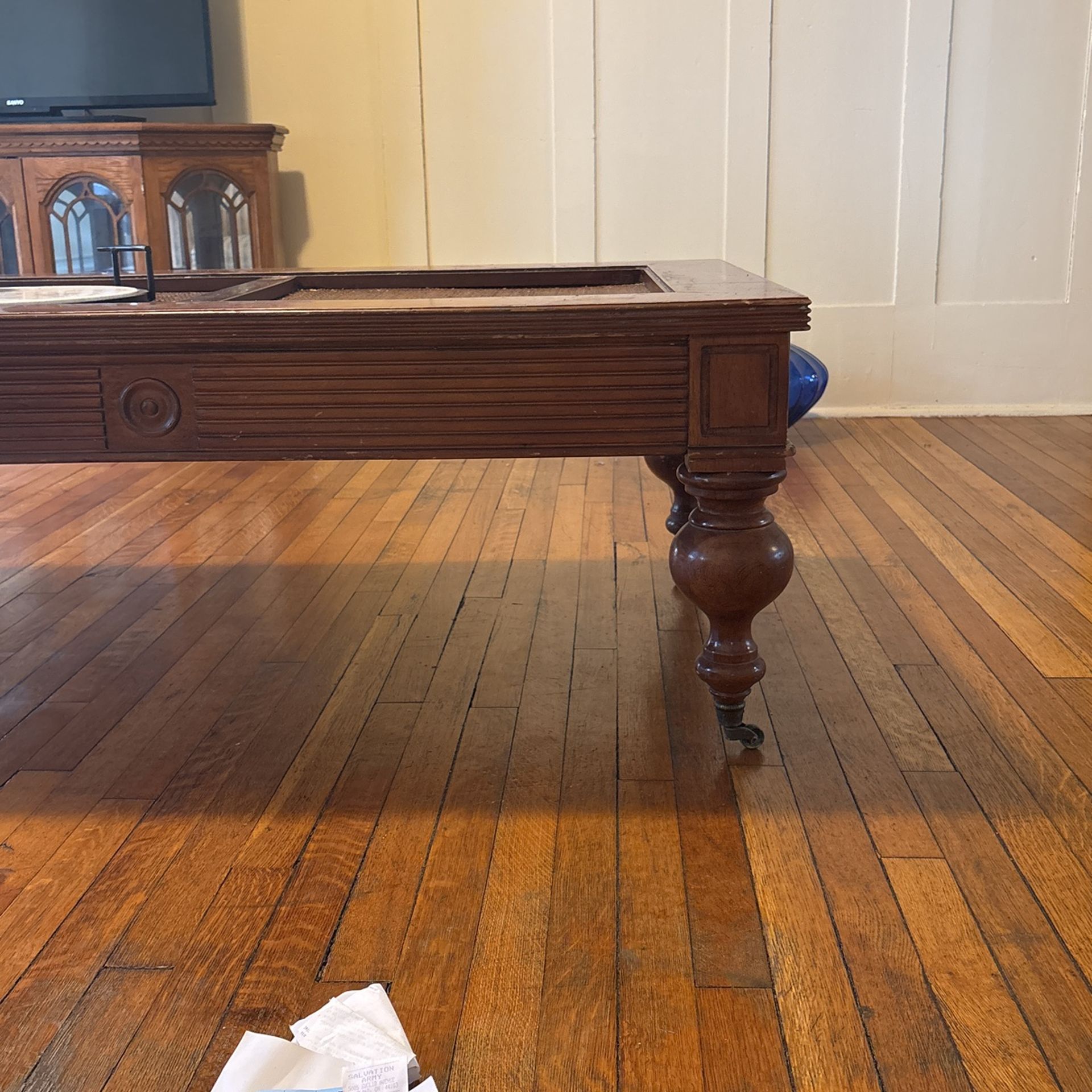 Antique coffee table W/drawers