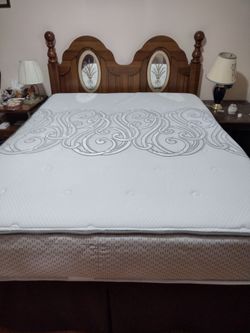 Queen size bed and mattess