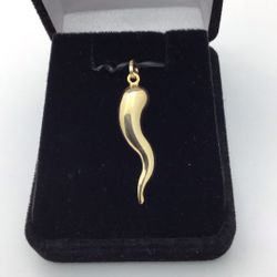 14k Yellow Gold Italian Horn Pendant 2 Grams 💵  💳  💵  Cash and Card Accepted