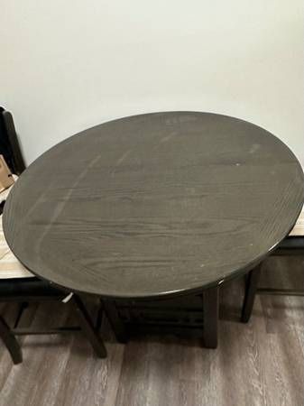 Round counter Height table With chairs