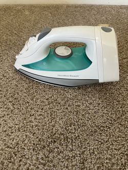 Hamilton Beach Steam Iron for Clothes with Stainless Steel Soleplate, Retractable Cord & Auto Shut-Off, White