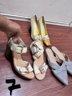 Women’s sandals size 7 like new 15$ for each