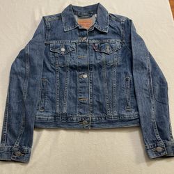 Denim Levi’s Jacket Size M (Women’s)