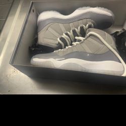 Air Jordan 11 RETRO (GS) (Cool Greys) Size 4Y