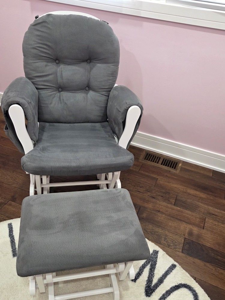  Nursery Chair and Ottoman