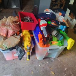 Lots Nerf Guns With Accessories 