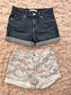 2 Levi's shorts for girls