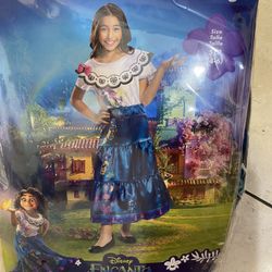 NEW Encanto Mirabel costume (Size: 4-6)