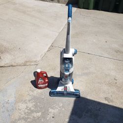 Hoover Wet Hardwood And Tile Floor Vacuum Cleaner with Cleanser. Very Good Condition.