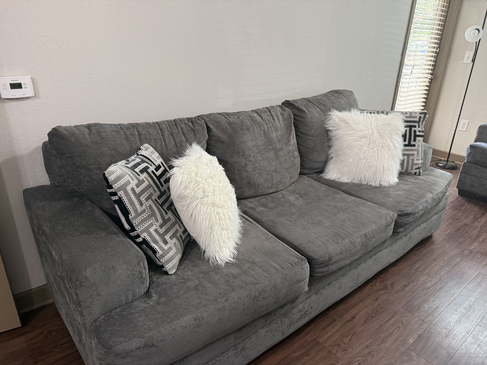 Modern 3-Seat Sofa – Great Condition