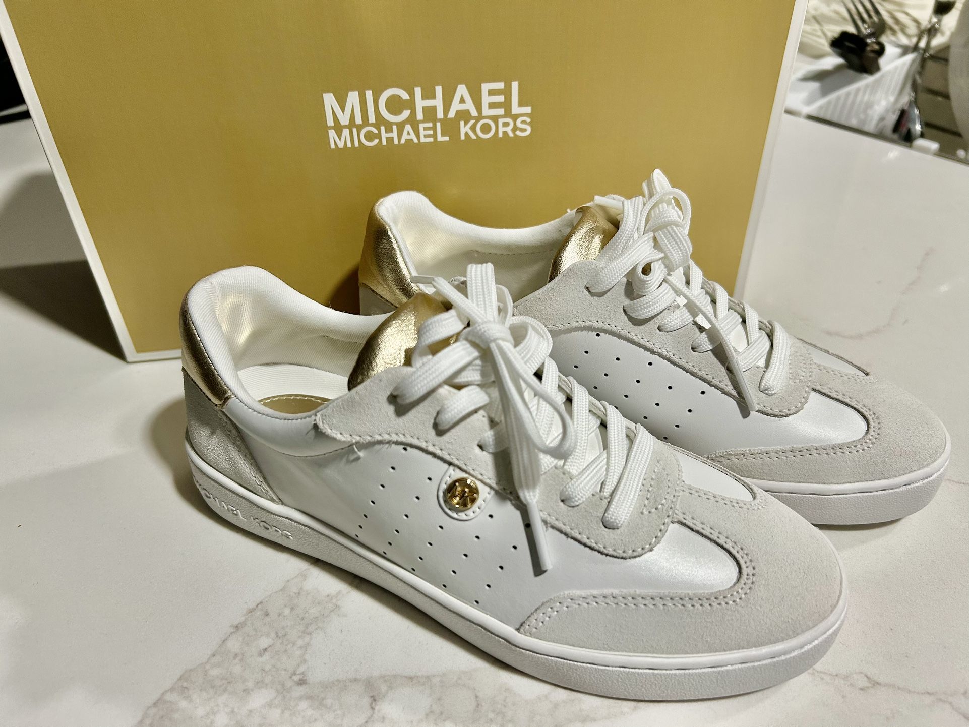 NEW MIchael Kors White Snickers Size 6 Women