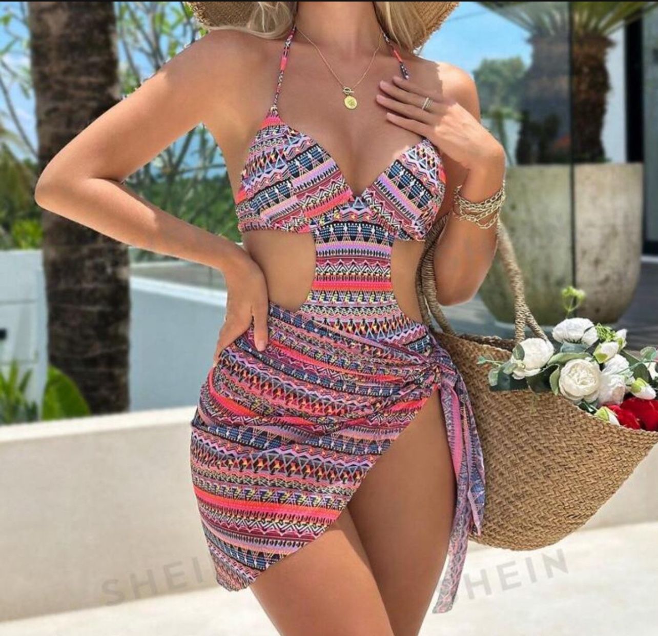 Women Swimsuit With Beach Skirt XL .swimsuit Complete Set Comes With Skirt 