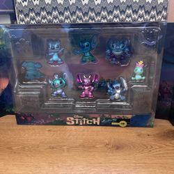 D23 THE ULTIMATE FAN EVENT 2024 LILO & STITCH DELUXE COLLECTABLE FIGURES SET