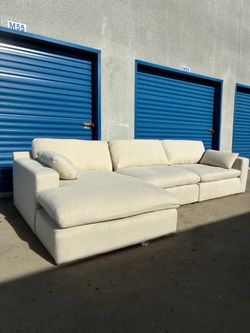 Down Feather Sectional Couch 🛻Delivery Available🛻