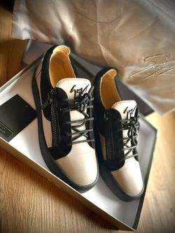 Beige& Black Giuseppe Low Top, Frankie’s