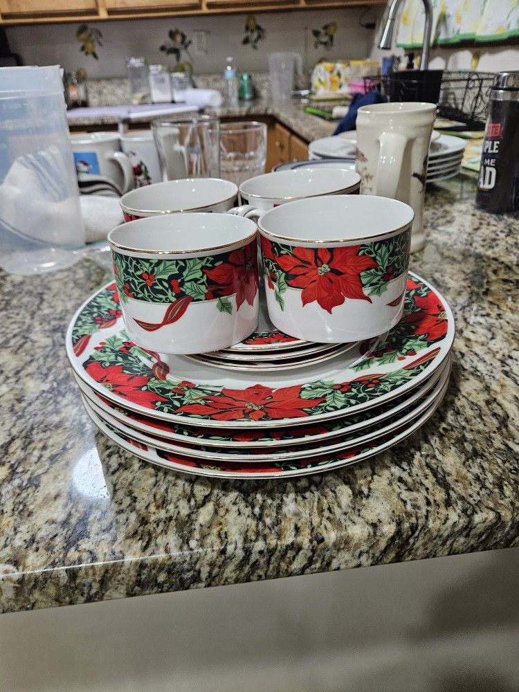 Poinsetta Dishset