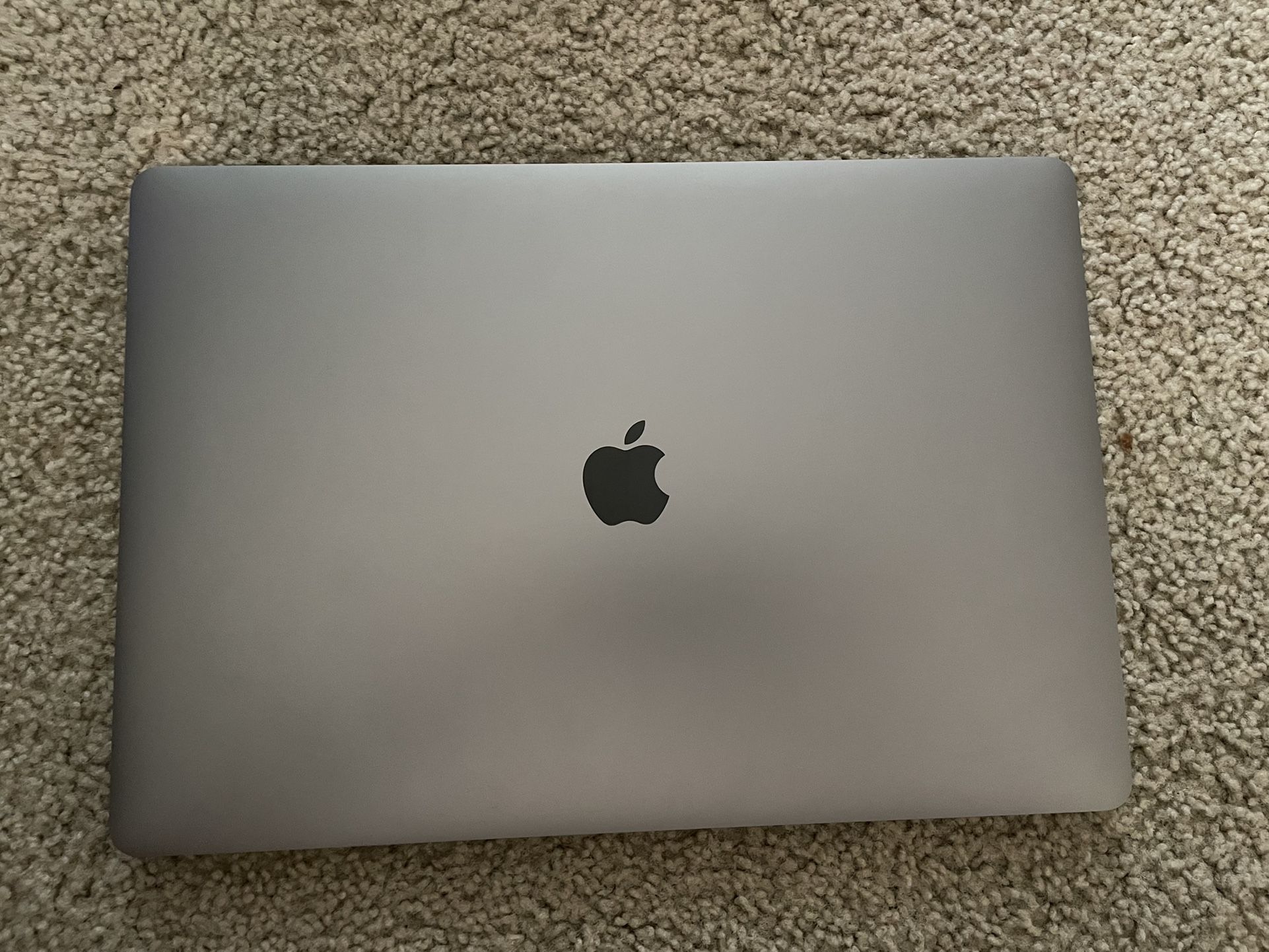 2019 Apple MacBook Pro (16-inch, 16GB RAM, 512GB Storage, 2.6GHz Intel Core i7) - Space Gray