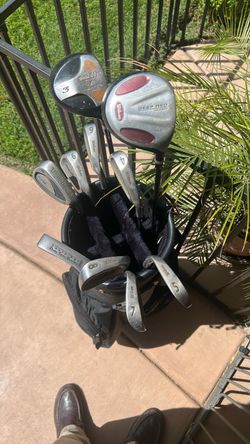 Complete golf set, driver, 3 wood, putter, 4-PW and cart bag.