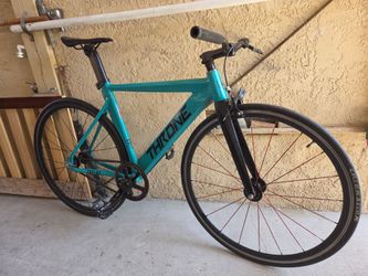 49cm frame  Throne Fixie