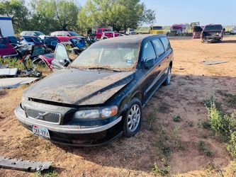 Volvo v70 full part out