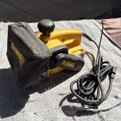 Dewalt Heavy Duty Belt Sander-DW430–3” X 21”, Very Clean, Dust Bag, 8’ Cord