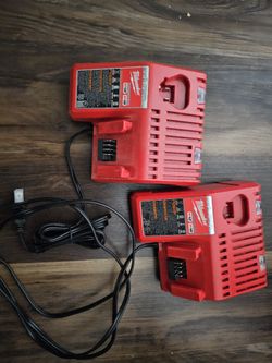 Milwaukee Charger M18 & M12