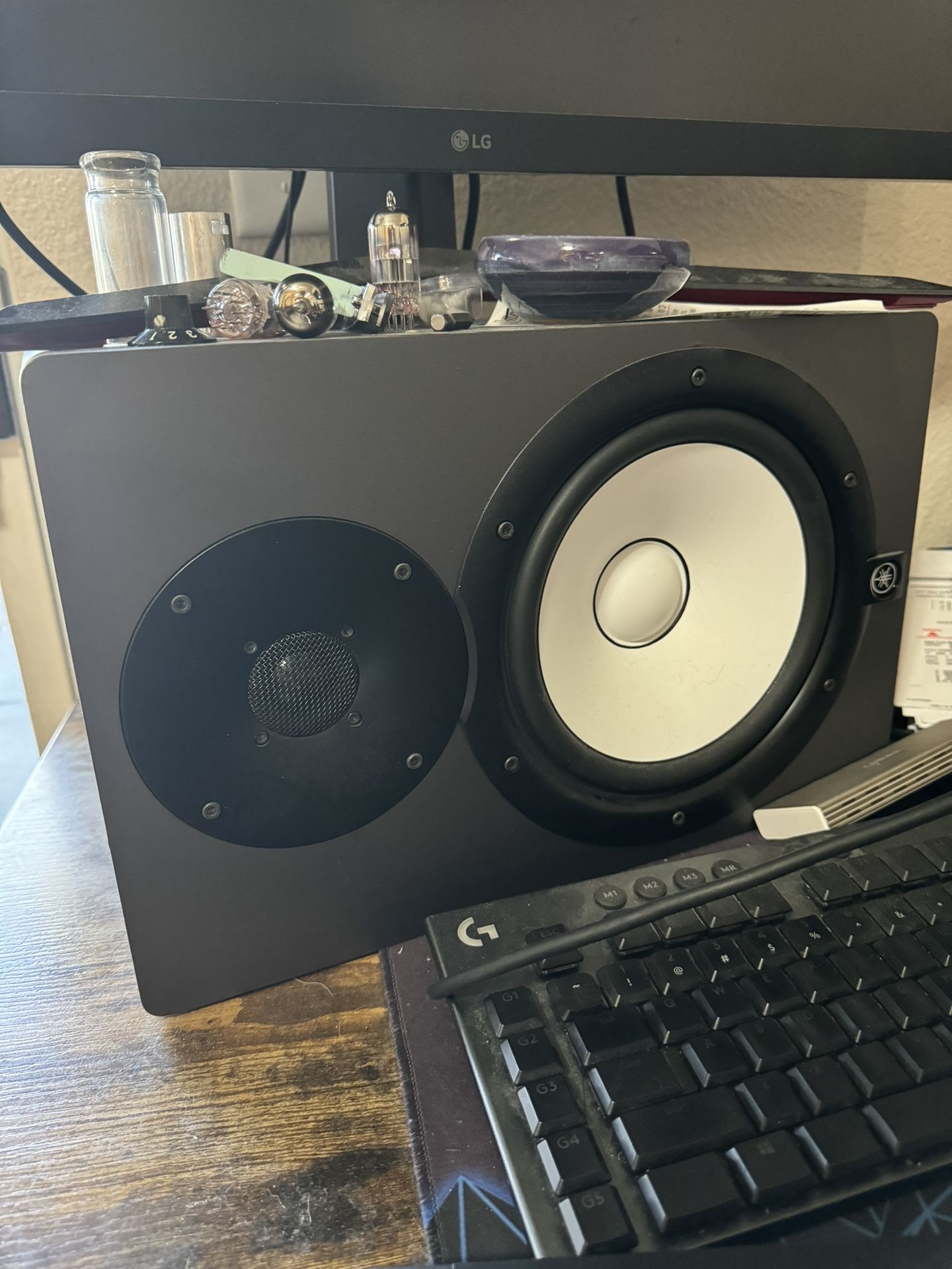 Yamaha HS8 Powered Studio Monitors