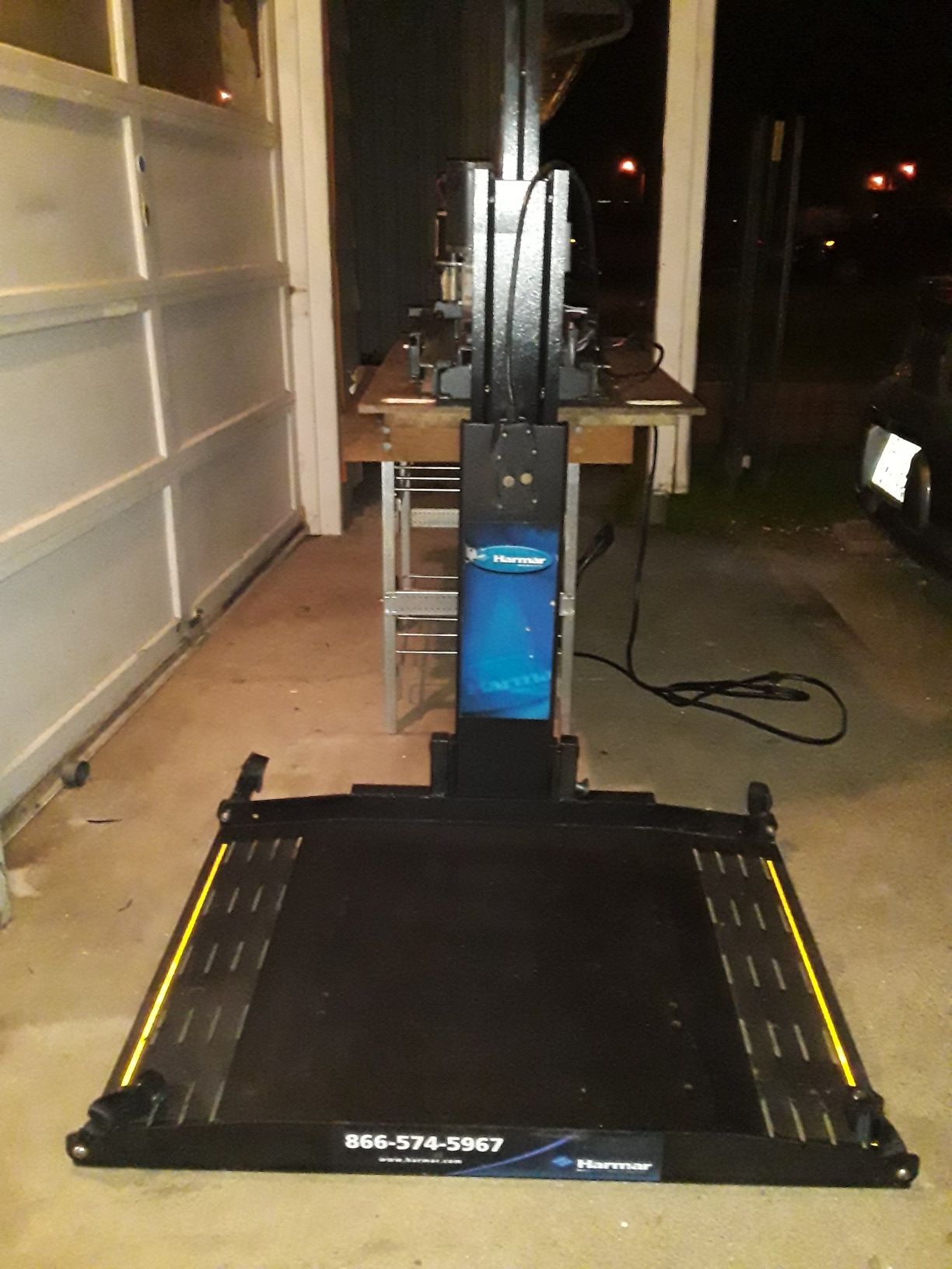 Elec. Scooter lift for suv,van or truck install included retails for 1900.00$