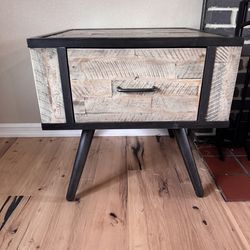 End tables/night stands