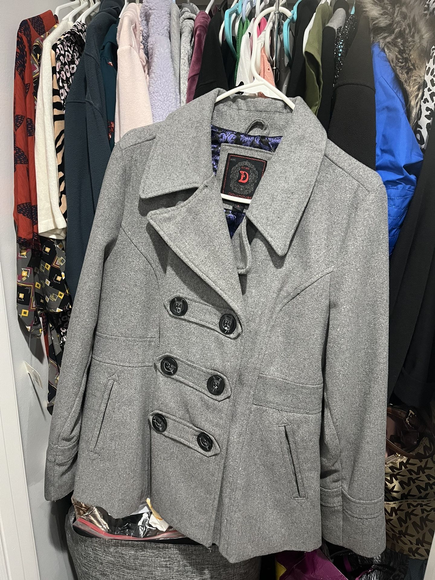 Abrigo En Muy Buen Estado