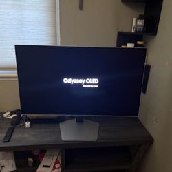 Samsung G8 Olled 240 Hz Gaming Monitor 