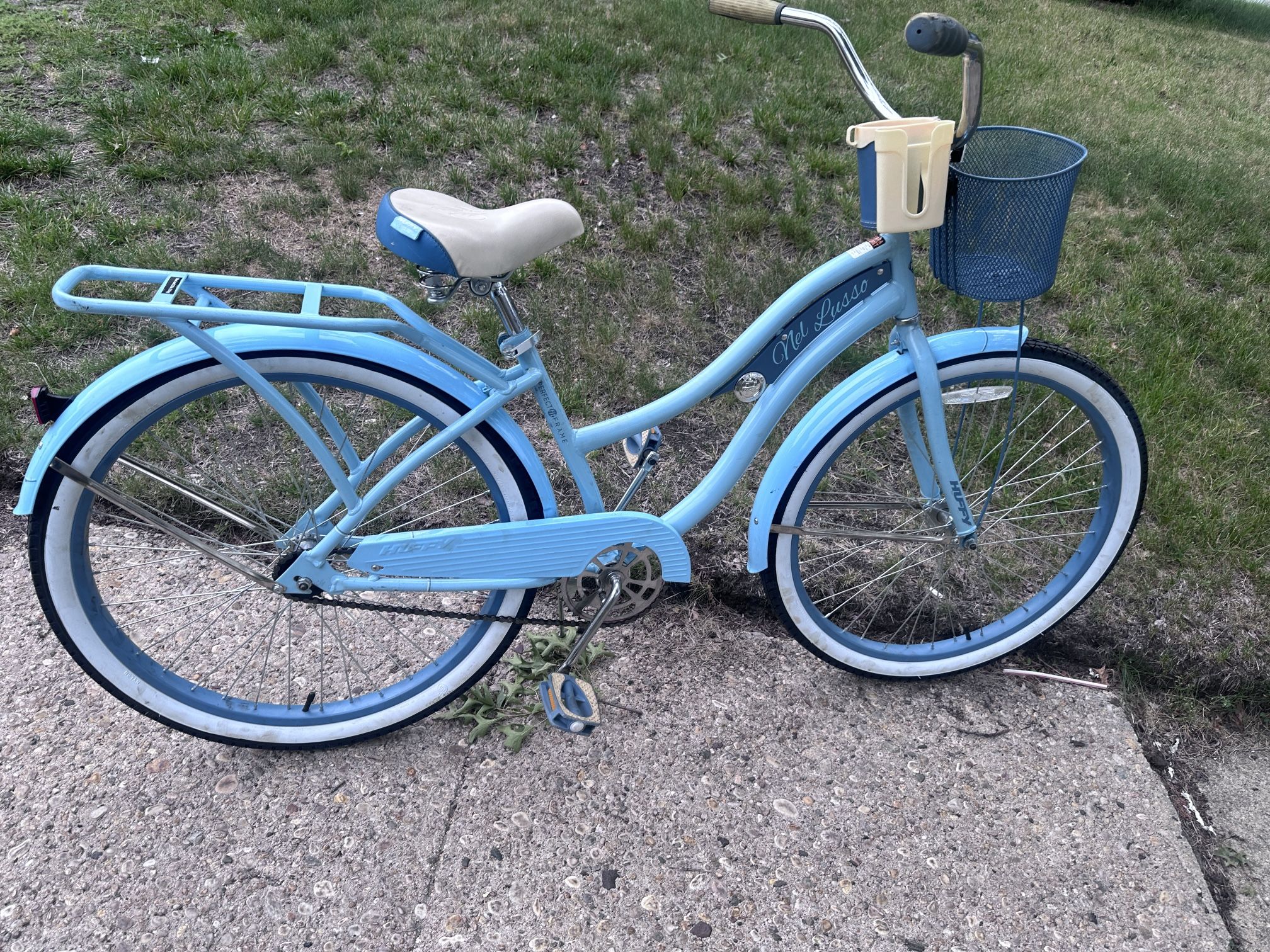 HUFFY NEL LUSSO beach cruiser bike 26” adult bicycle in like new condition