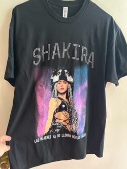 shakira size Large new