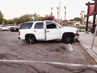 Chevrolet Tahoe Full-Size SUV White