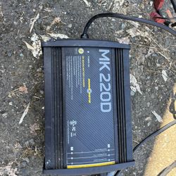 Minnkota Double Den Charger