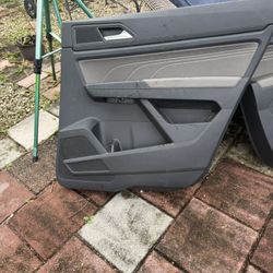 2022 Vw Atlas Door Panels $250